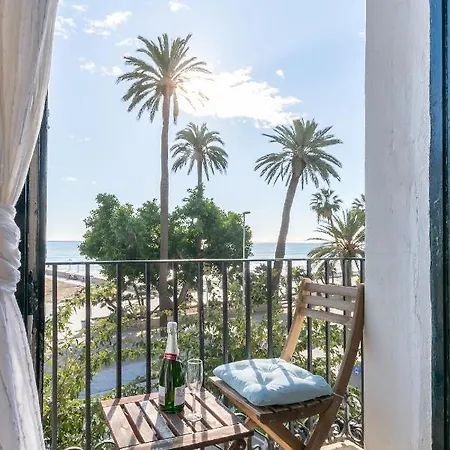 Apartamento Vistamar 2: Primera Línea De Mar Con Gran Terraza